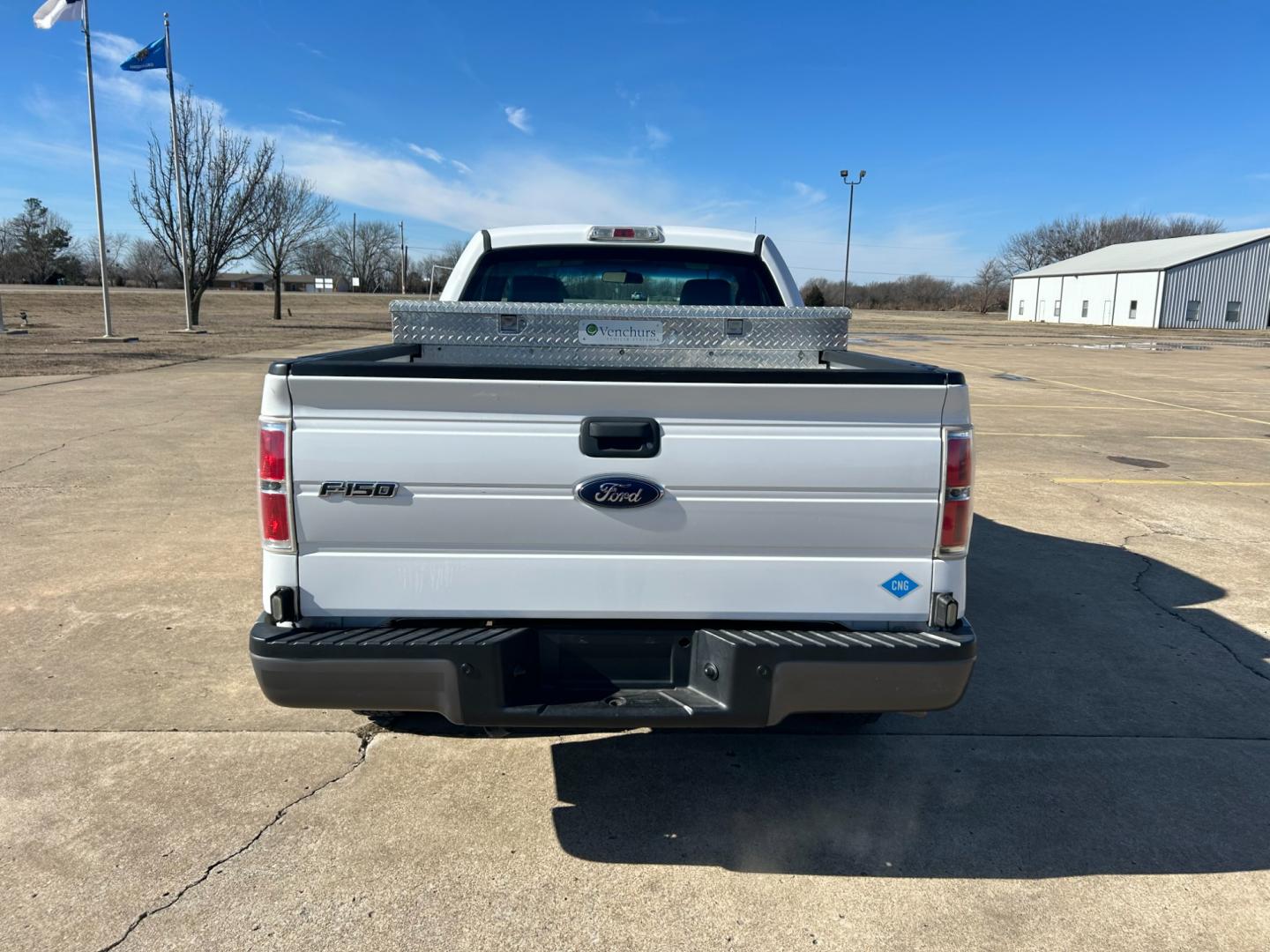 2014 White /Gray Ford F-150 STX 6.5-ft. Bed 2WD (1FTMF1CM1EK) with an 3.7L V6 DOHC 24V engine, 6-Speed Automatic transmission, located at 17760 Hwy 62, Morris, OK, 74445, (918) 733-4887, 35.609104, -95.877060 - Photo#5